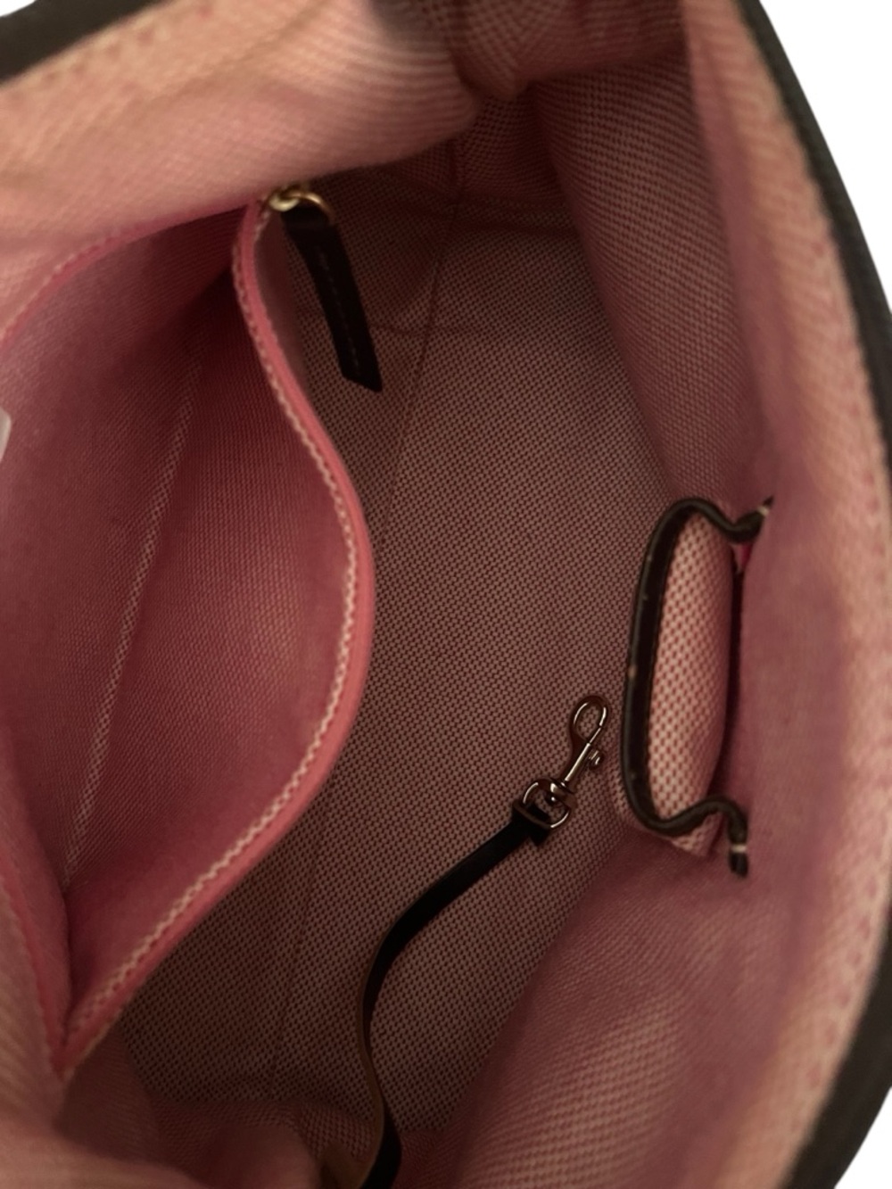 Dooney & Bourke Cream Monogram Shoulder Bag with Blue Duck Hang Tag. - Picture 9 of 14
